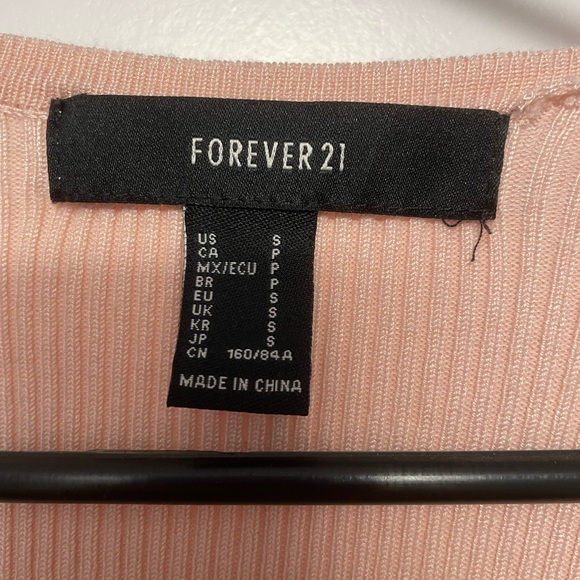 Forever 21 cross front cropped long sleeve - Picture 2 of 2